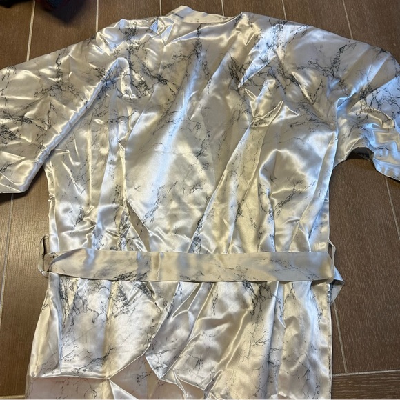 Slip Silk Marble Robe - Picture 7 of 7